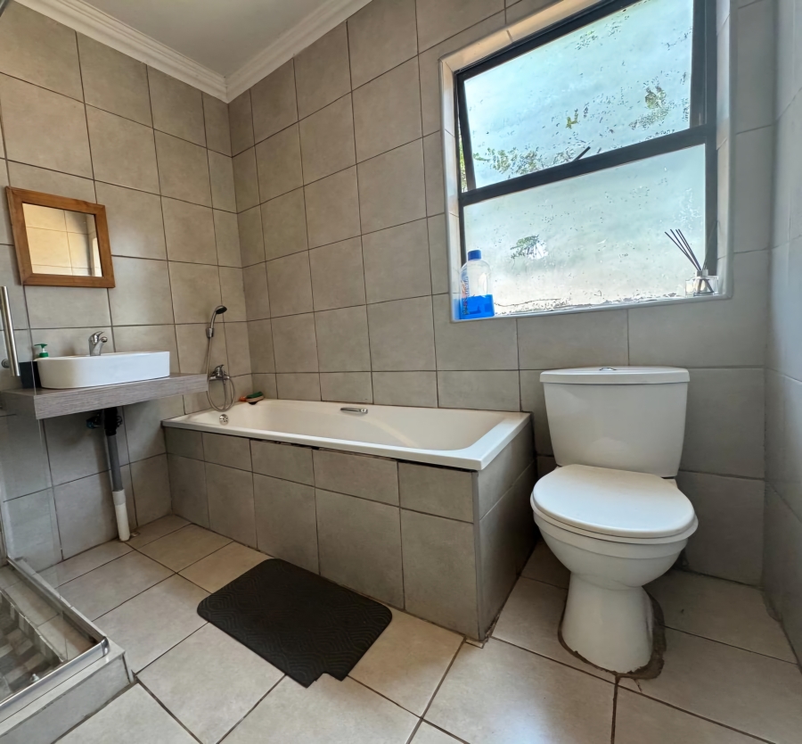 3 Bedroom Property for Sale in Crystal Park Gauteng