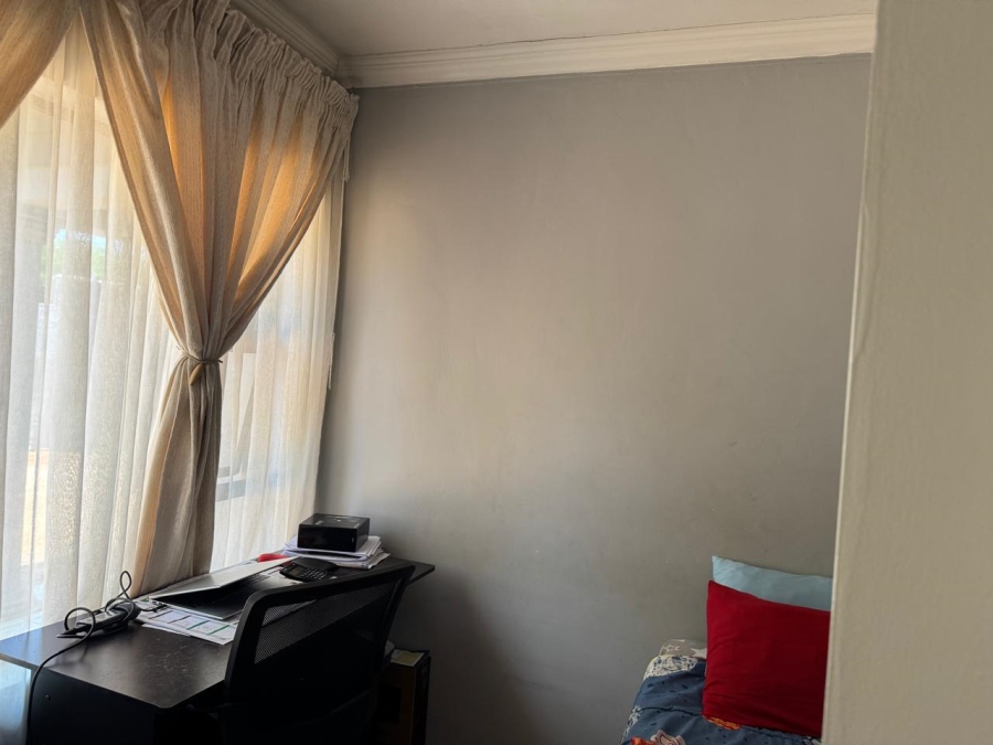 3 Bedroom Property for Sale in Crystal Park Gauteng