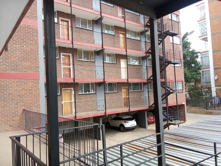 1 Bedroom Property for Sale in Sunnyside Gauteng