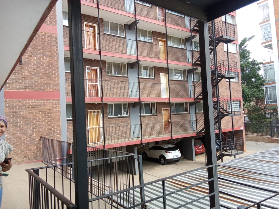 1 Bedroom Property for Sale in Sunnyside Gauteng