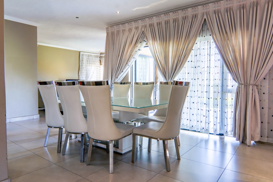 5 Bedroom Property for Sale in Thatchfield Estate Gauteng