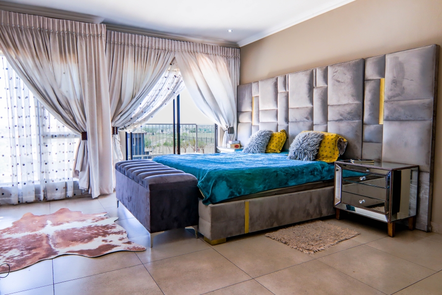 5 Bedroom Property for Sale in Thatchfield Estate Gauteng