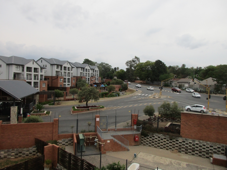 To Let 1 Bedroom Property for Rent in Olivedale Gauteng