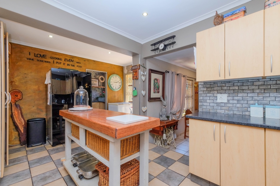 4 Bedroom Property for Sale in Rangeview Gauteng