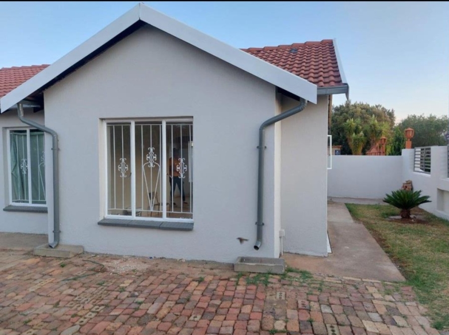 3 Bedroom Property for Sale in Lotus Gardens Gauteng