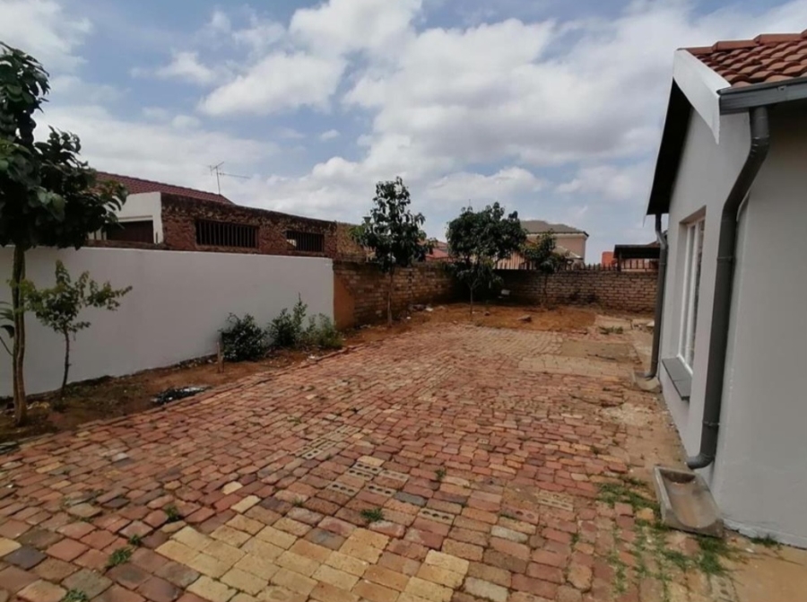 3 Bedroom Property for Sale in Lotus Gardens Gauteng