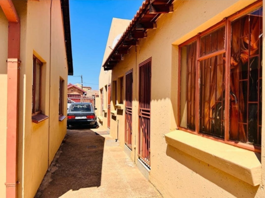 5 Bedroom Property for Sale in Mamelodi East Gauteng