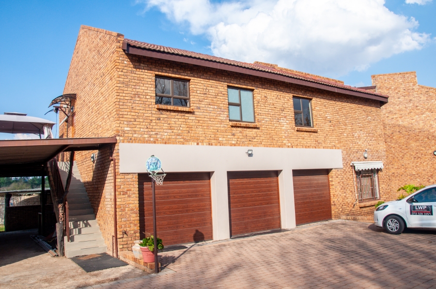 To Let 2 Bedroom Property for Rent in Randjesfontein A H Gauteng