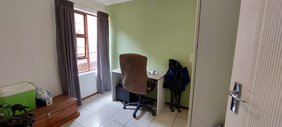 3 Bedroom Property for Sale in Rangeview Gauteng