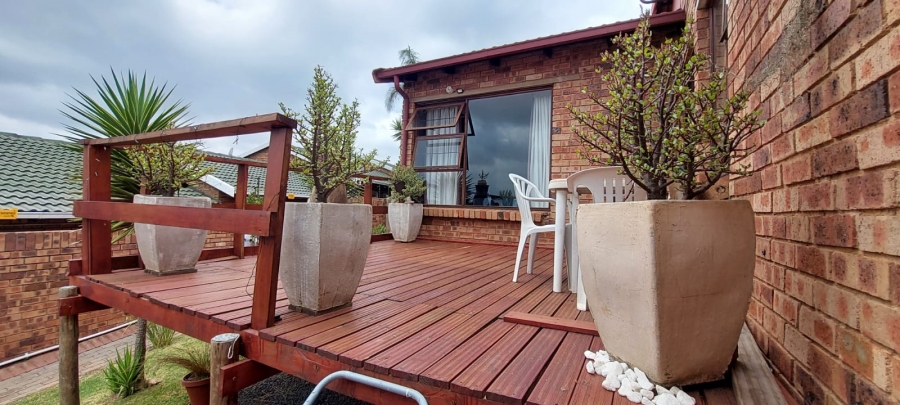 3 Bedroom Property for Sale in Rangeview Gauteng