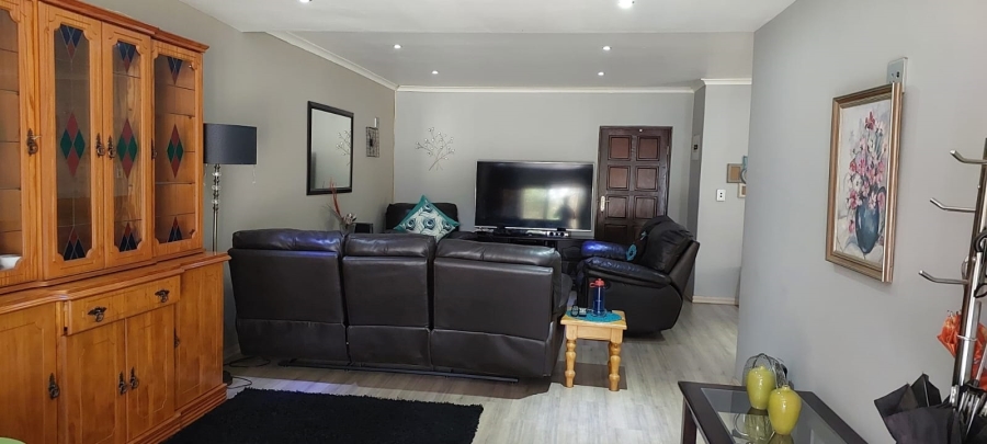 13 Bedroom Property for Sale in Rangeview Gauteng