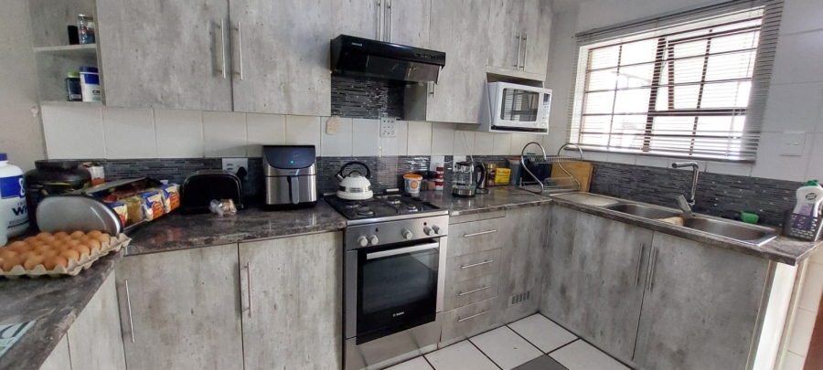 13 Bedroom Property for Sale in Rangeview Gauteng