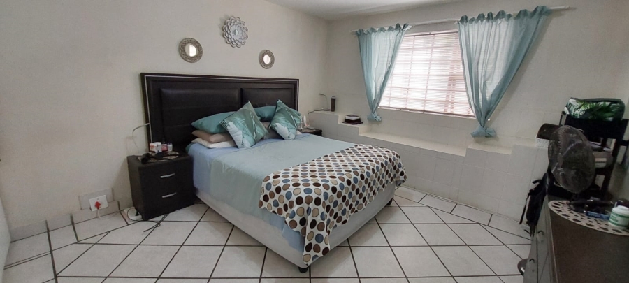 13 Bedroom Property for Sale in Rangeview Gauteng