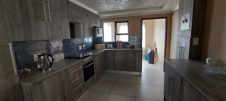 13 Bedroom Property for Sale in Rangeview Gauteng