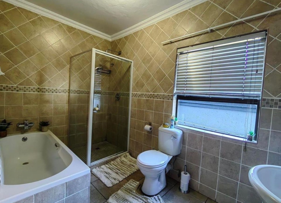 To Let 6 Bedroom Property for Rent in Montana Gauteng