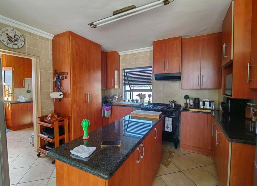 To Let 6 Bedroom Property for Rent in Montana Gauteng