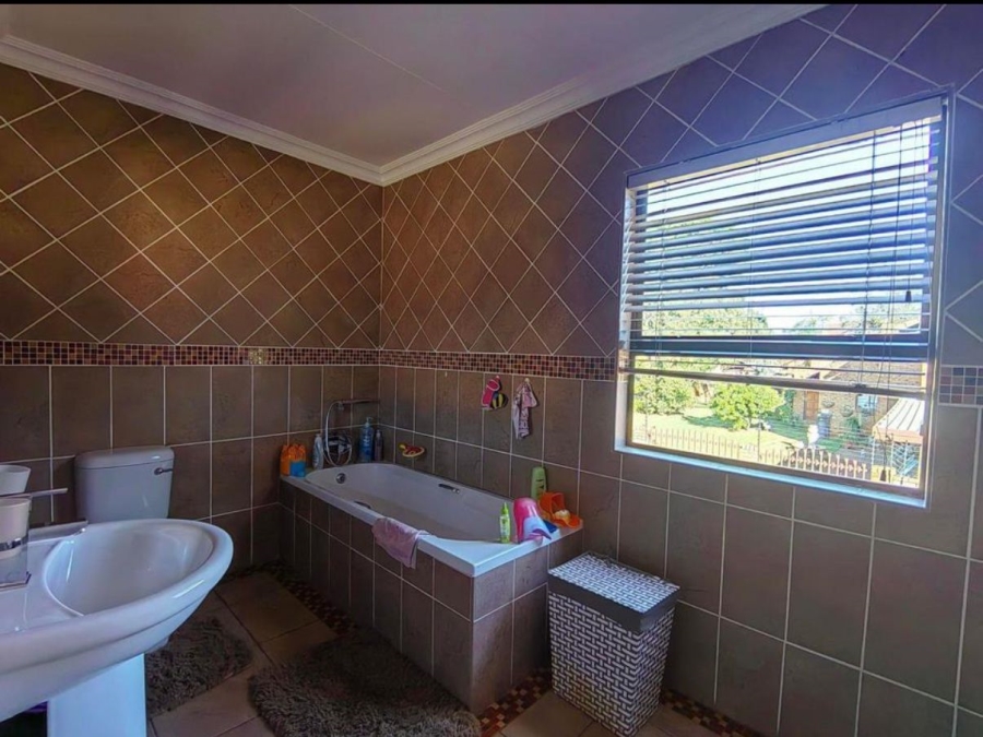 To Let 6 Bedroom Property for Rent in Montana Gauteng