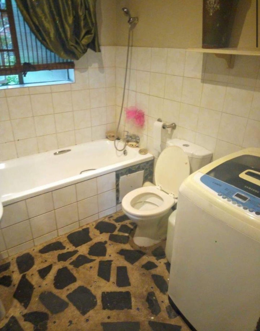 To Let 2 Bedroom Property for Rent in Sinoville Gauteng