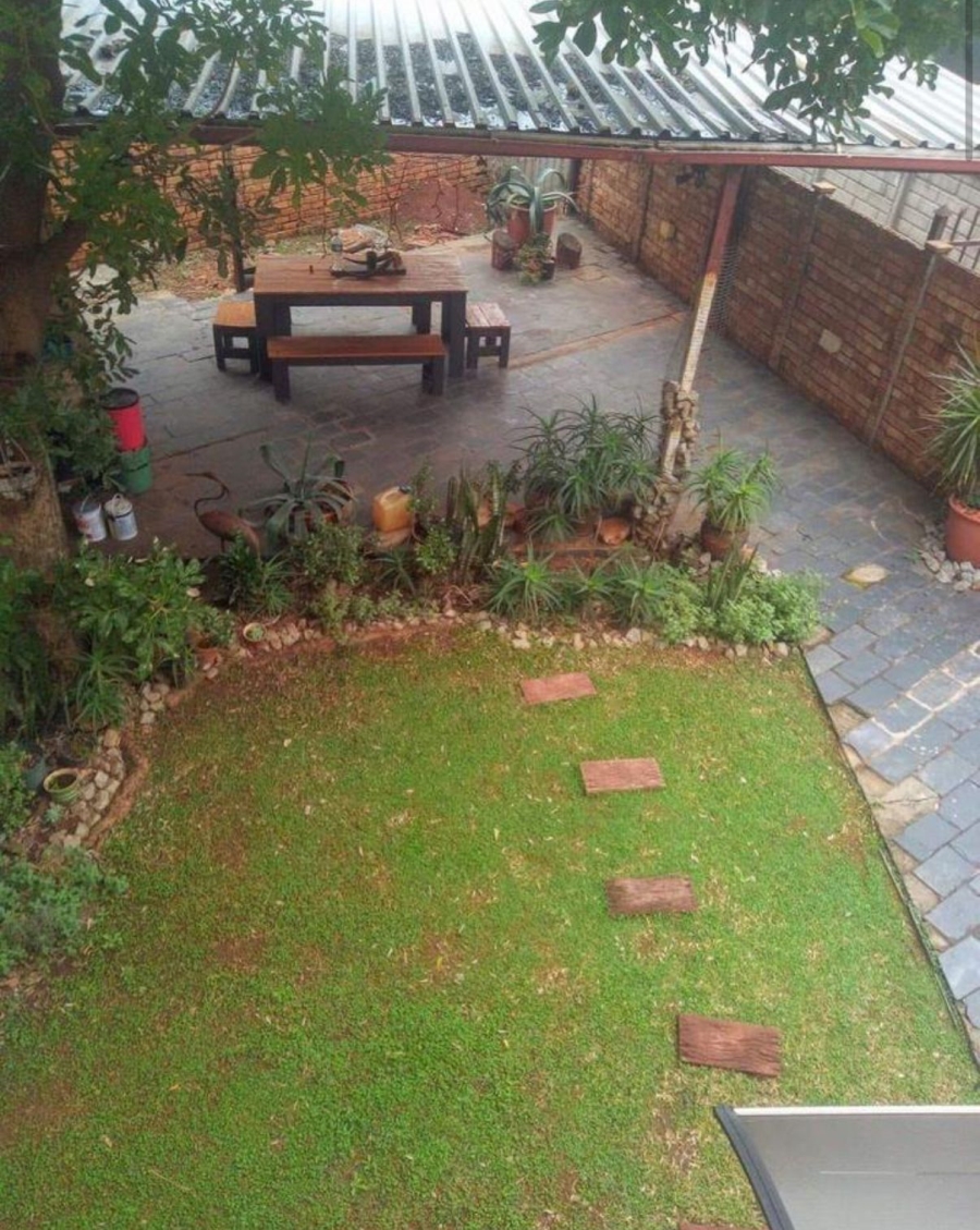 To Let 2 Bedroom Property for Rent in Sinoville Gauteng