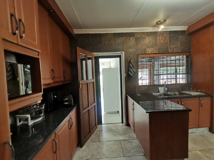 4 Bedroom Property for Sale in Brackenhurst Gauteng