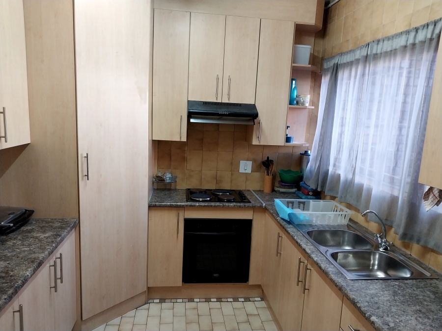 3 Bedroom Property for Sale in Brackendowns Gauteng