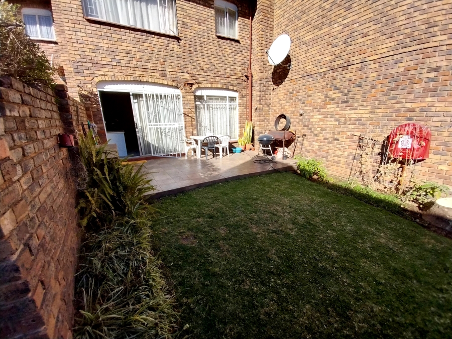 3 Bedroom Property for Sale in Brackendowns Gauteng