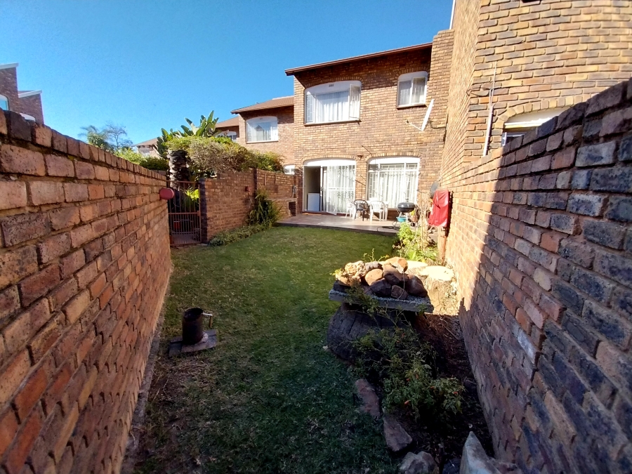 3 Bedroom Property for Sale in Brackendowns Gauteng