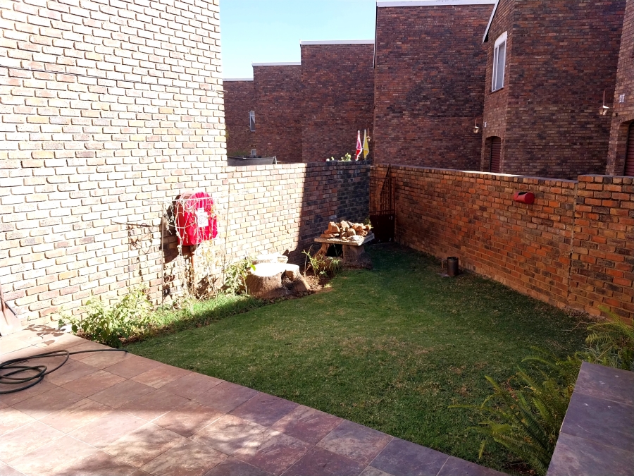 3 Bedroom Property for Sale in Brackendowns Gauteng