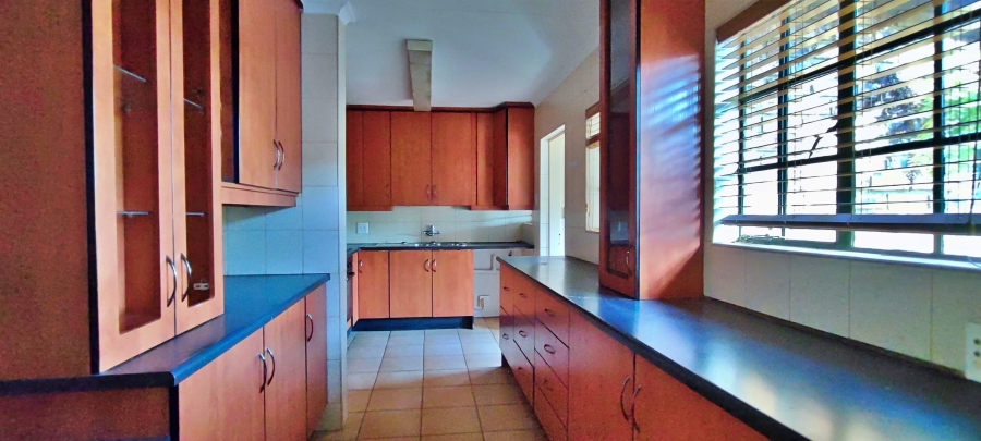 5 Bedroom Property for Sale in The Reeds Gauteng