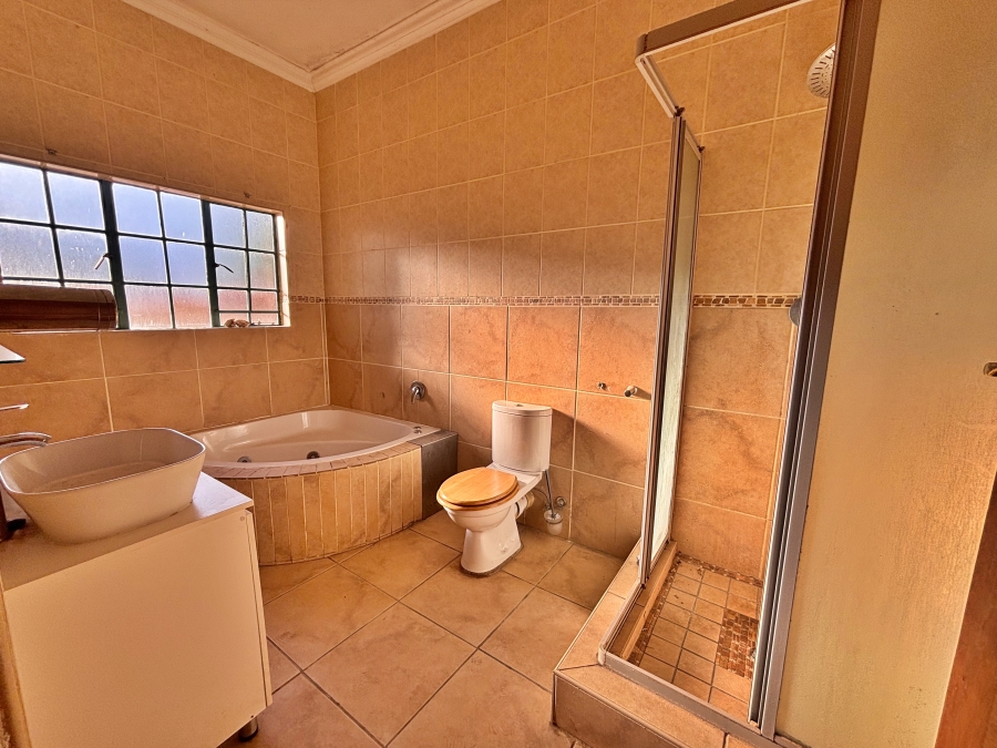 5 Bedroom Property for Sale in The Reeds Gauteng