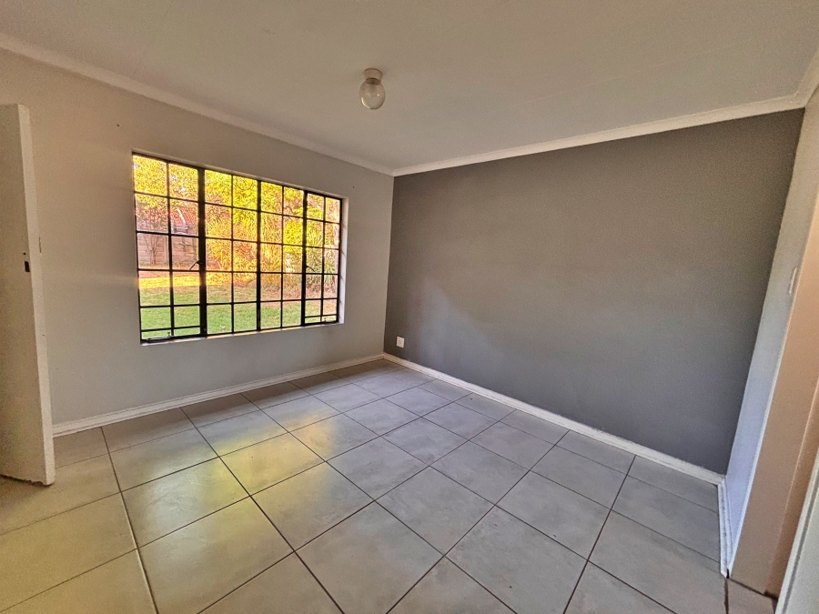 5 Bedroom Property for Sale in The Reeds Gauteng