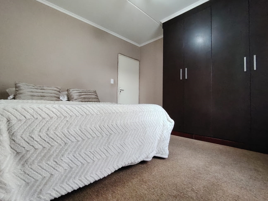 2 Bedroom Property for Sale in Noordwyk Gauteng