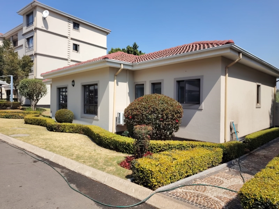 2 Bedroom Property for Sale in Noordwyk Gauteng