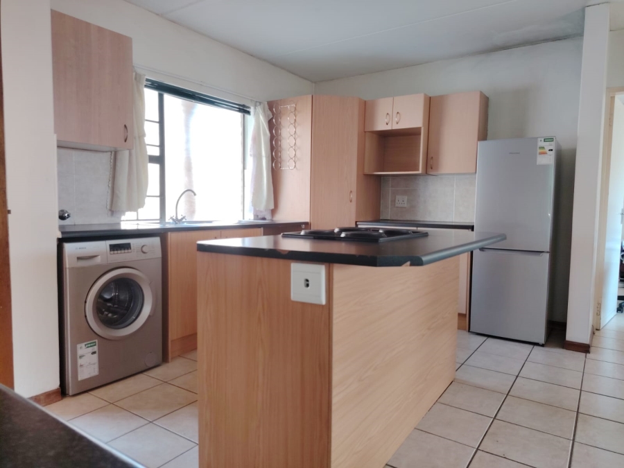 2 Bedroom Property for Sale in Erand Gardens Gauteng