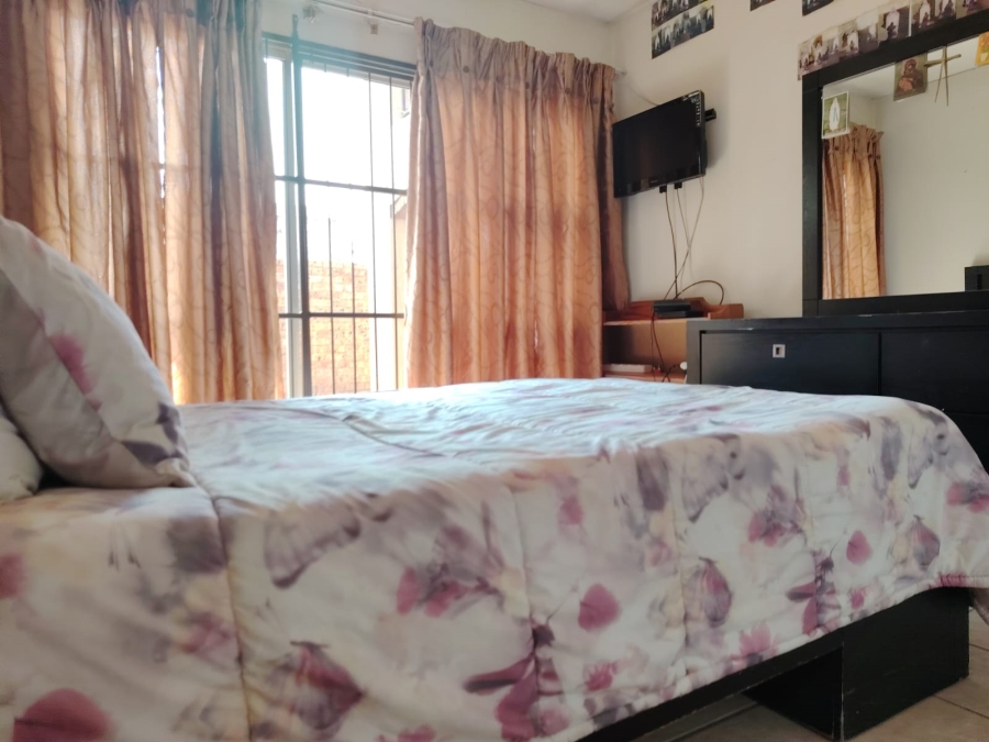 2 Bedroom Property for Sale in Erand Gardens Gauteng