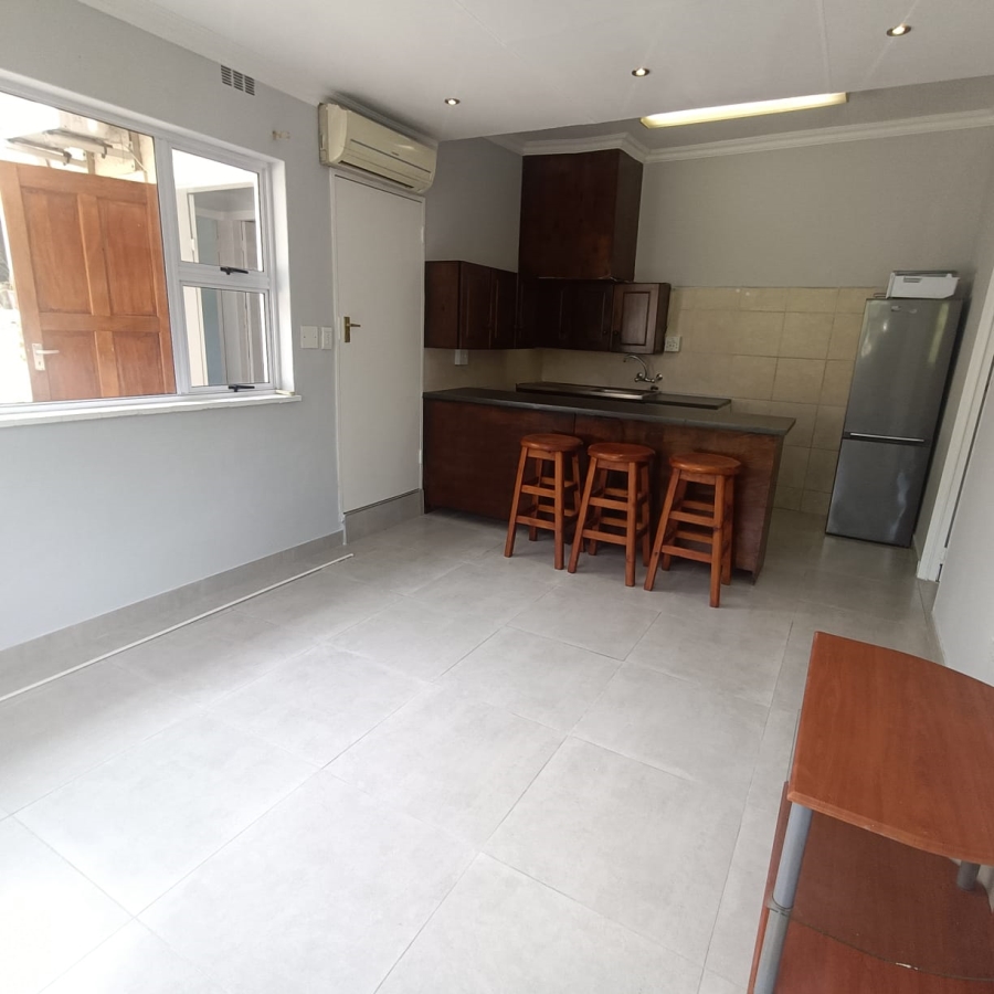 To Let 2 Bedroom Property for Rent in East Town Gauteng