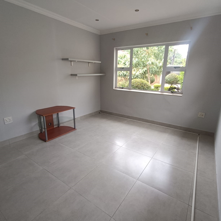 To Let 2 Bedroom Property for Rent in East Town Gauteng