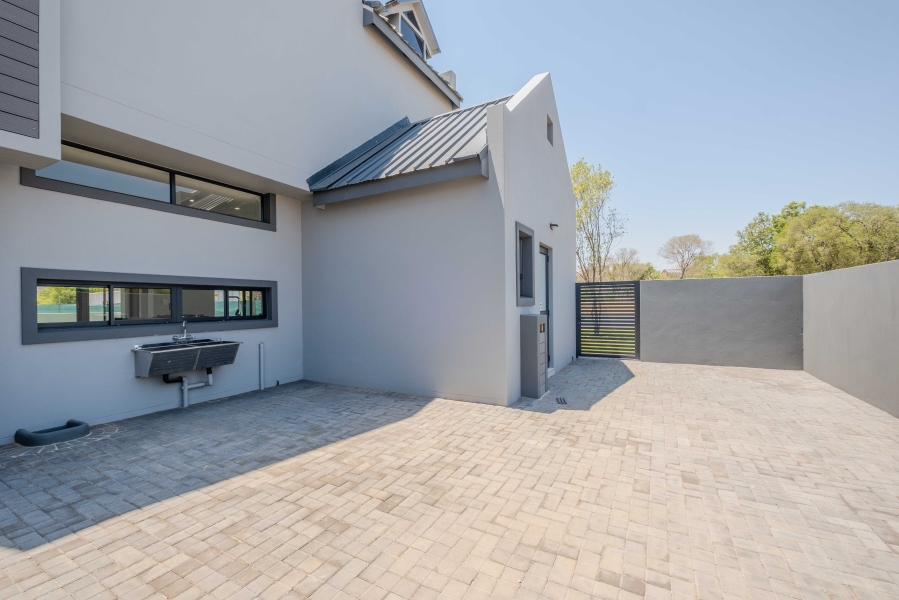 4 Bedroom Property for Sale in Waterlake Farm Lifestyle Estate Gauteng