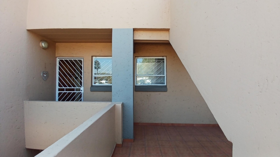 To Let 2 Bedroom Property for Rent in Randhart Gauteng