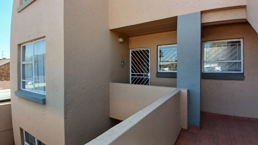 To Let 2 Bedroom Property for Rent in Randhart Gauteng