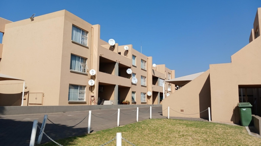 To Let 2 Bedroom Property for Rent in Randhart Gauteng