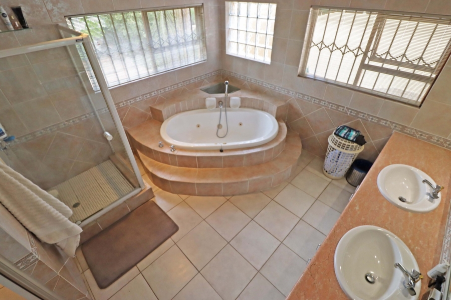 4 Bedroom Property for Sale in Mill Hill Gauteng