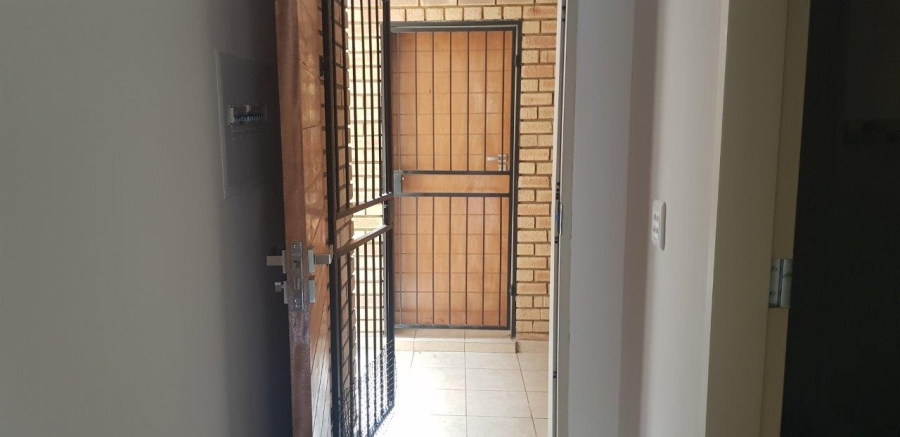 To Let 2 Bedroom Property for Rent in Olympus AH Gauteng