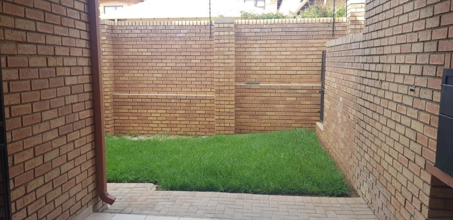 To Let 2 Bedroom Property for Rent in Olympus AH Gauteng