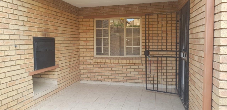 To Let 2 Bedroom Property for Rent in Olympus AH Gauteng