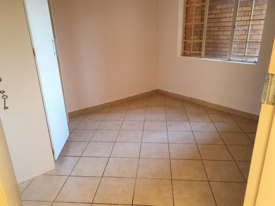 To Let 2 Bedroom Property for Rent in Olympus AH Gauteng