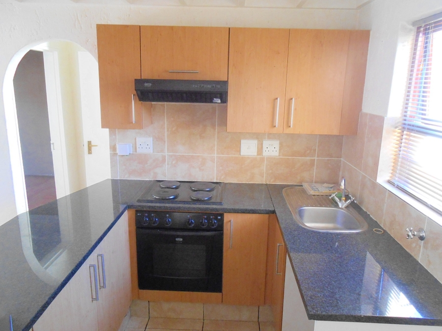 To Let 1 Bedroom Property for Rent in Lonehill Gauteng