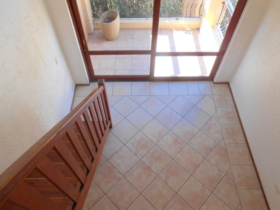 To Let 1 Bedroom Property for Rent in Lonehill Gauteng