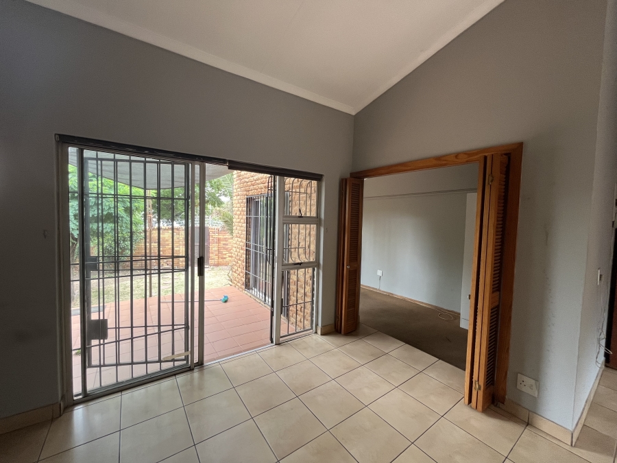 To Let 1 Bedroom Property for Rent in Lyndhurst Gauteng