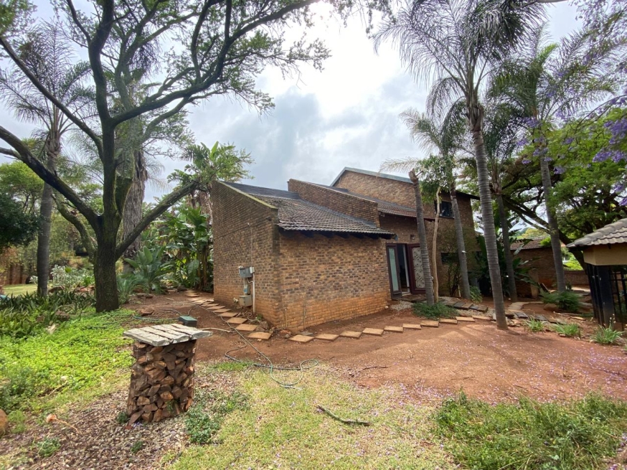 To Let 5 Bedroom Property for Rent in Faerie Glen Gauteng